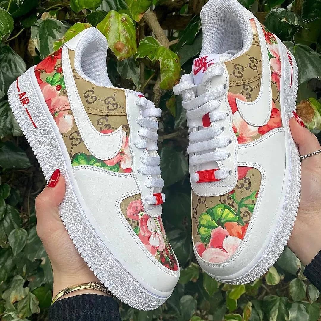 These are 🔥🔥🔥 Custom 1 of 1 Gucci shoes made by @zhcomicart