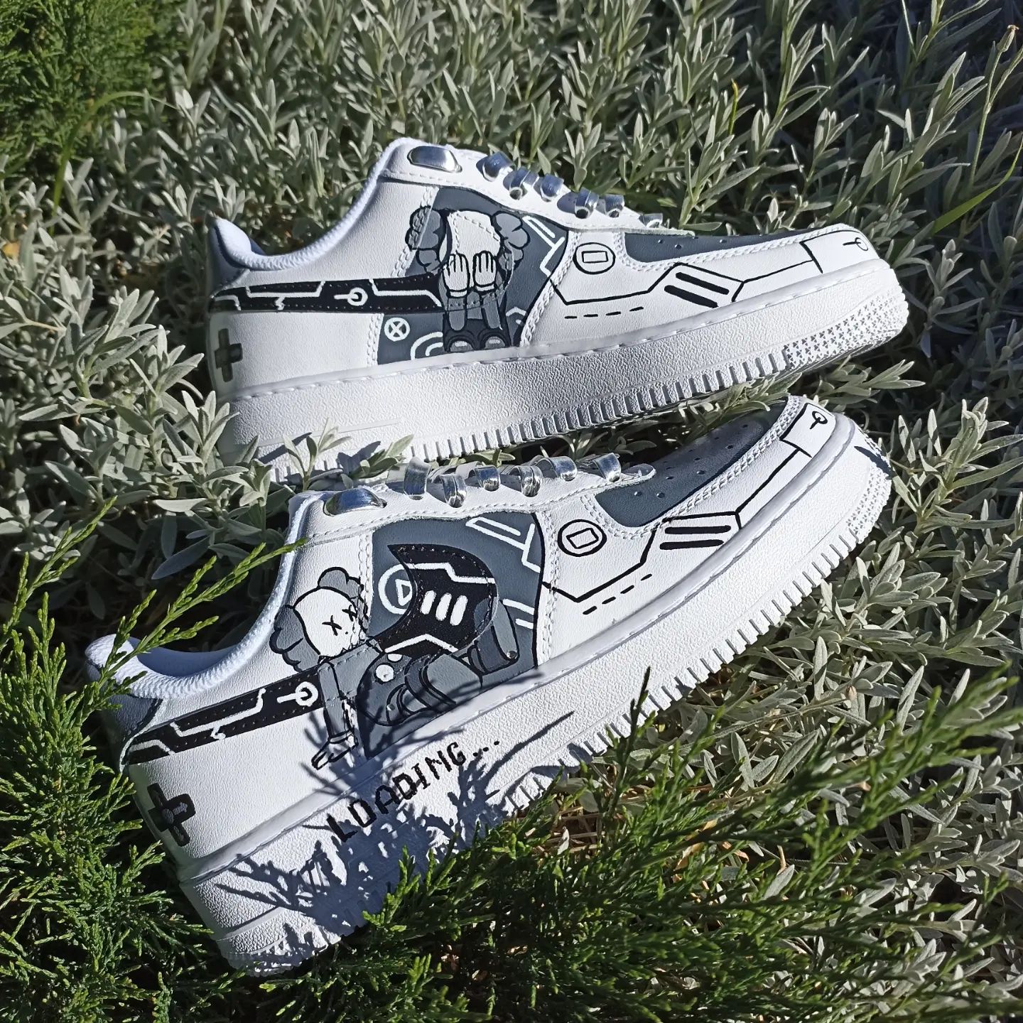 Kaws Custom Shoes For Air Force 1 White Graffiti Hand Painted Art Sneaker :  r/TheZeroCustom